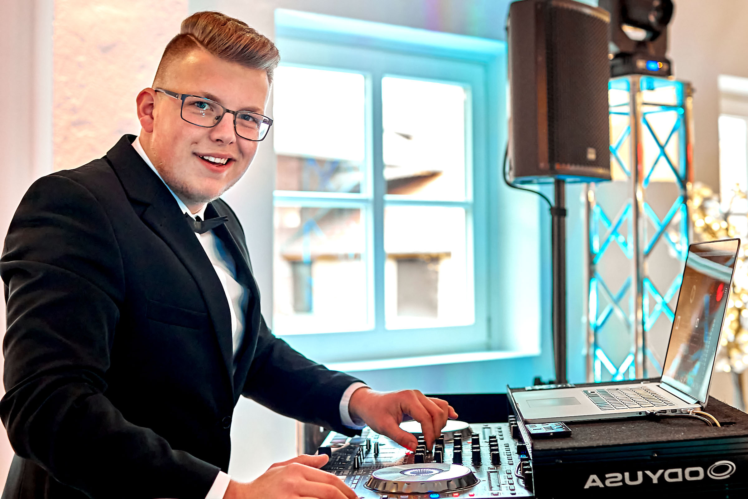 DJ | Hochzeit | Hannover | DJ | Hochzeit | Pascal | Seeger | DJ | Messe | DJ | Firmenfeier | DJ | Firmenevent | DJ | Geburtstag | DJ | Service | DJ | Agentur | DJ | Braunschweig | Buchen | Anfragen | Lehmann | Eventservice