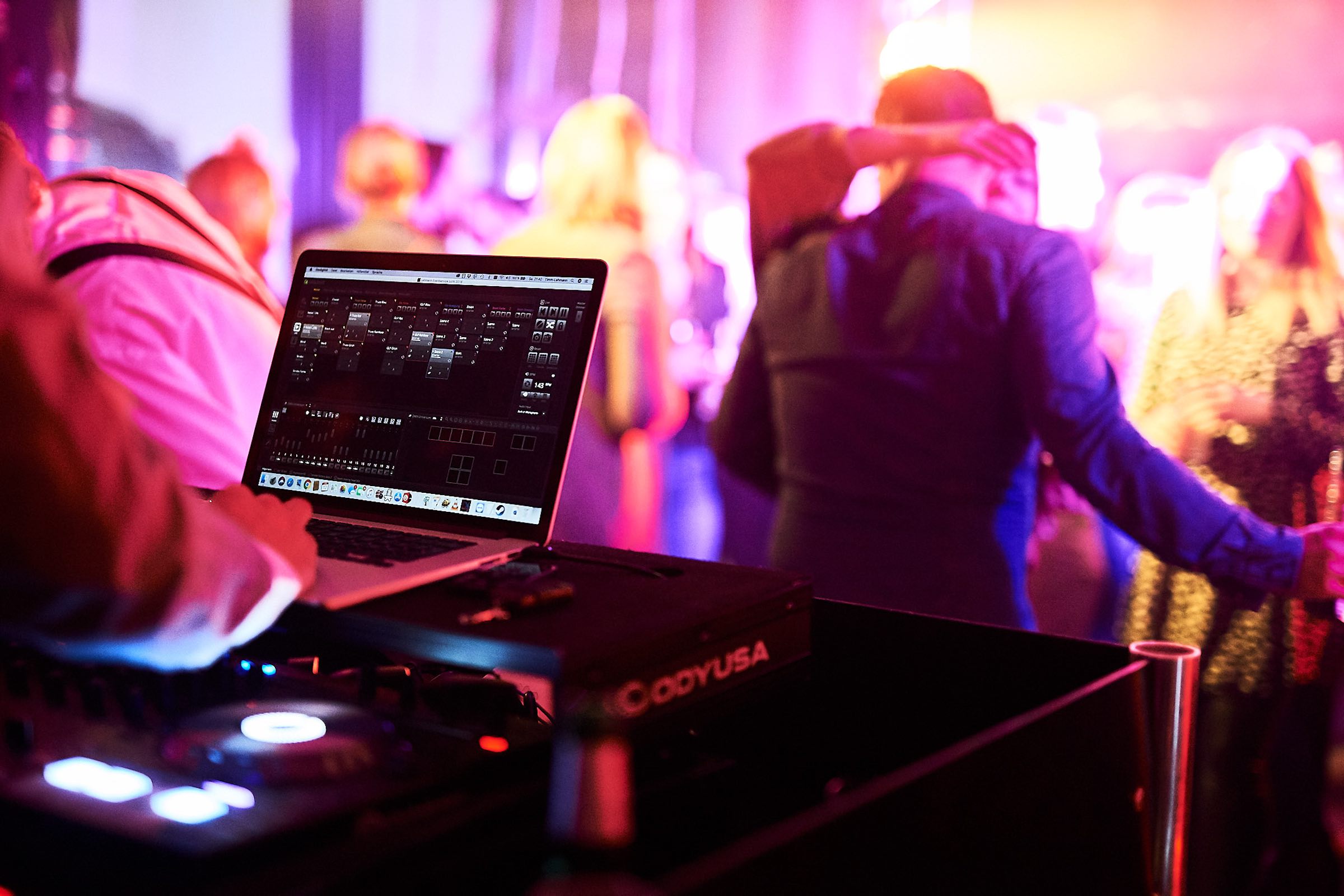 DJ | Mieten | Hannover | DJ | Agentur | DJ | Service | DJ | Messe | DJ | Firmenevent | Firmenfeier | DJ | Betriebsfeier | DJ | Weihnachtsfeier | DJ | Hochzeit | Buchen | Anfragen | Lehmann | Eventservice