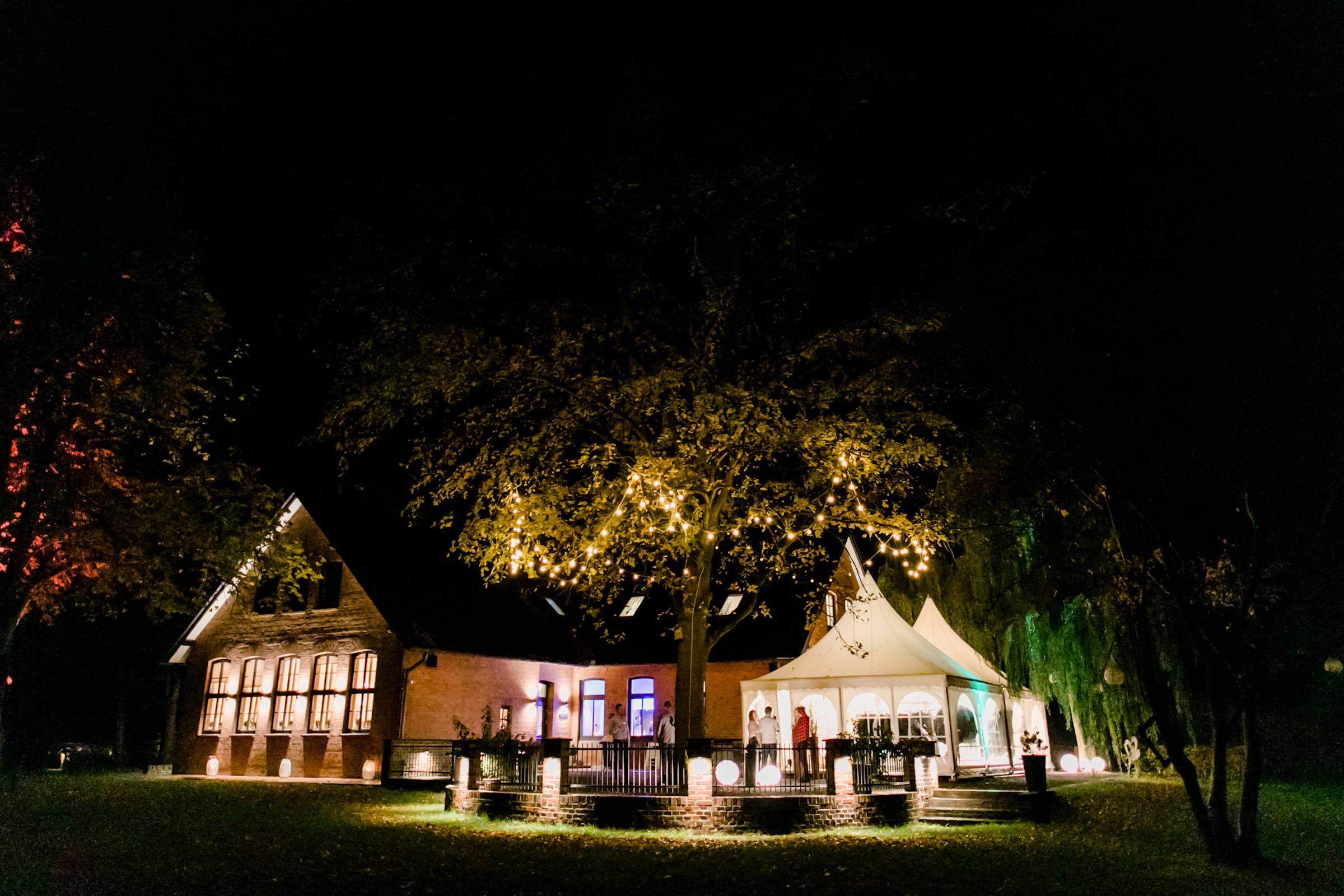 Häserhof | Reddestorf | Location | Referenz | DJ | Agentur | DJ | Service | Beleuchtung | Lichttechnik | Fotobox | Fotograf | Hochzeitsplaner | Envetplaner | Hochzeit | Firmenfeier | Hochzeitsmesse | Mieten | Buchen