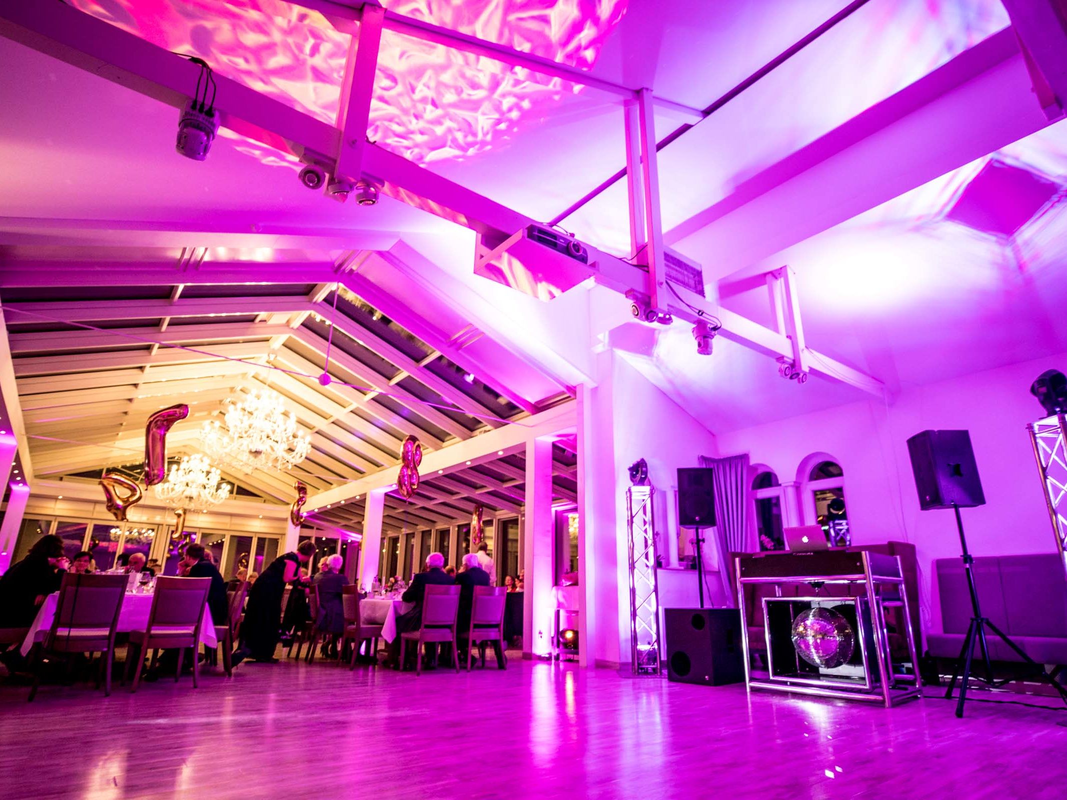 Lehmann | Eventservice | Location | Hannover | Steinhuder | Meer | DJ | Lichttechnik | Beleuchtung | Strandterrassen | Steinhude