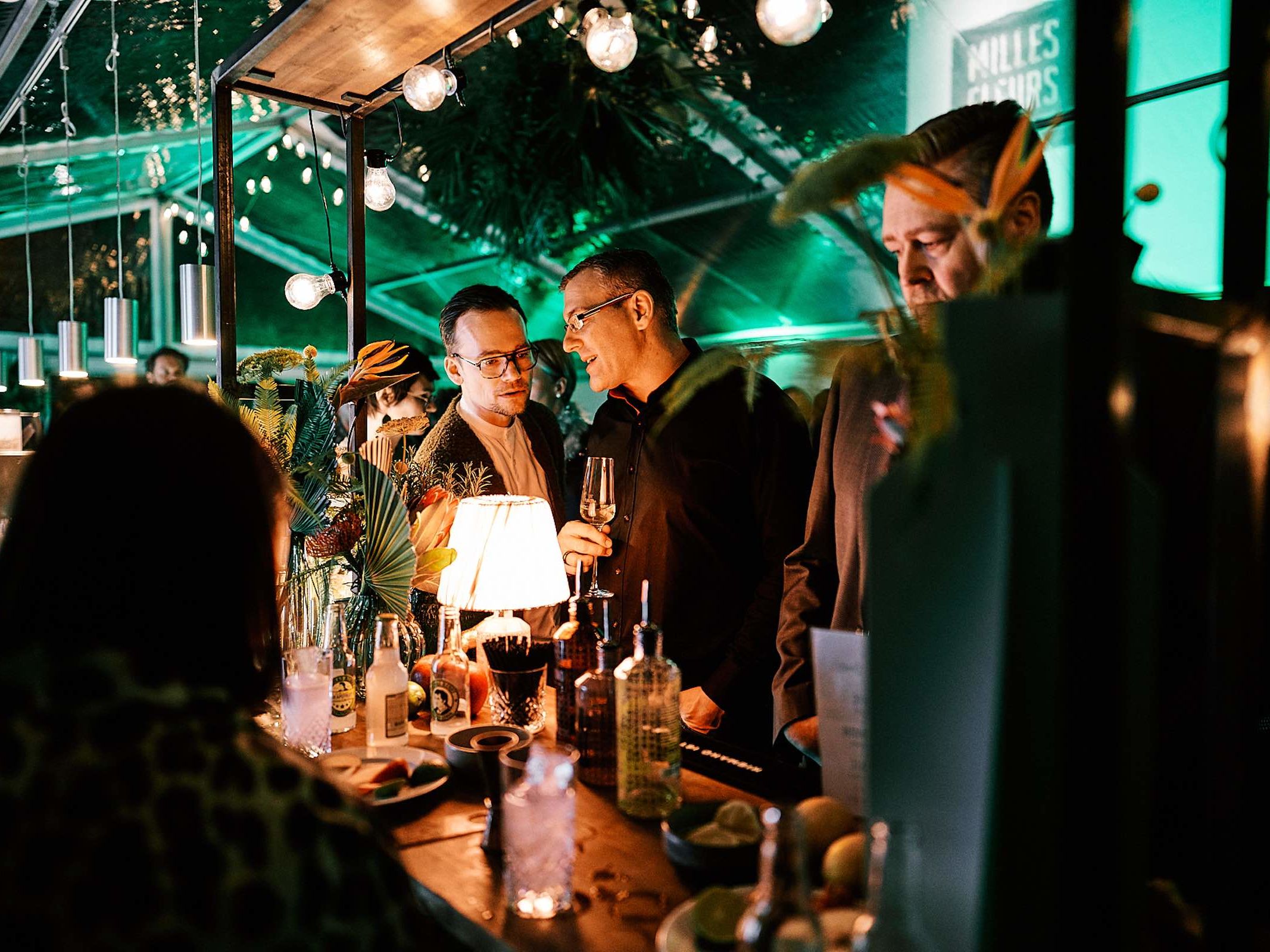 Mobile | Bar | Cocktailbar | Ginbar | Hochzeit | Sektempfang | Barkeeper | Buchen | Mieten | Geburtstag | Foodtruck | Getränke | Catering | Sektbar | Weinbar | Messe | Cocktails