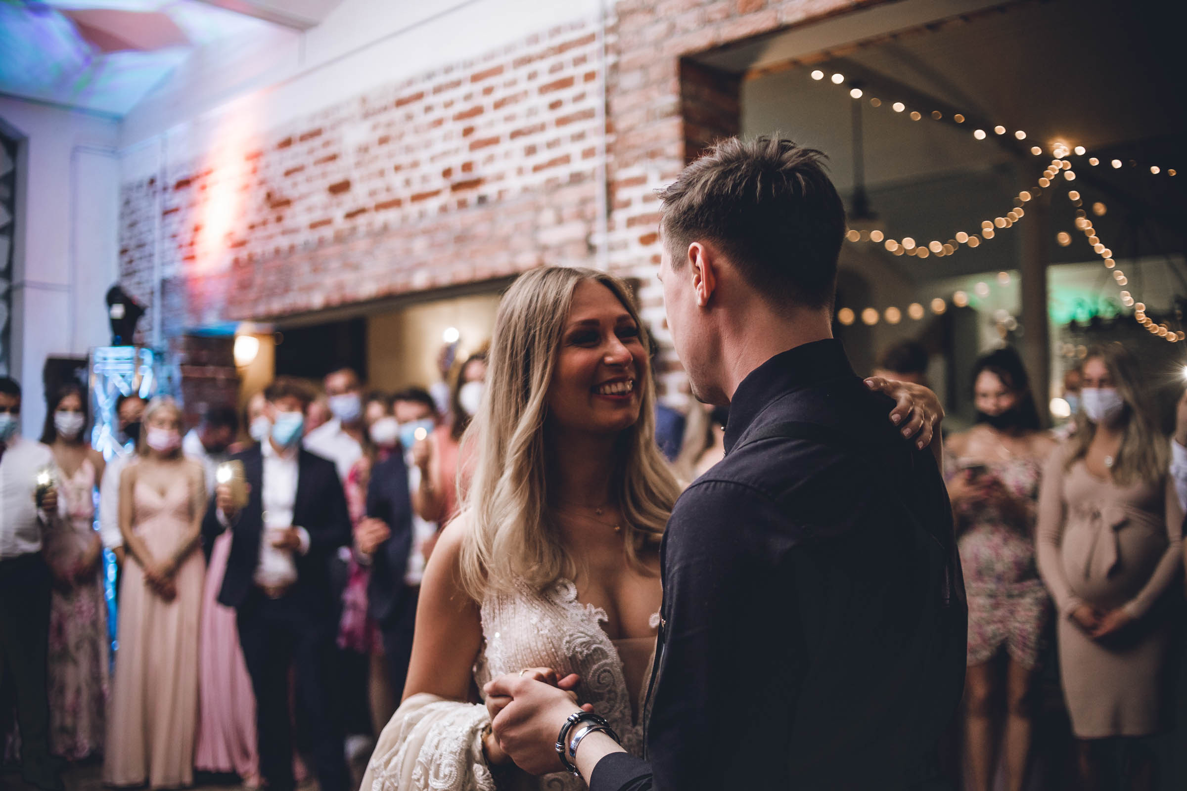 Lehmann | Eventservice | Rittergut | Voldagsen | Hochzeit | DJ | Brautpaar | Eröffnungstanz | Fotografie | Fotobox | Beleuchtung | Trauung | Lichttechnik