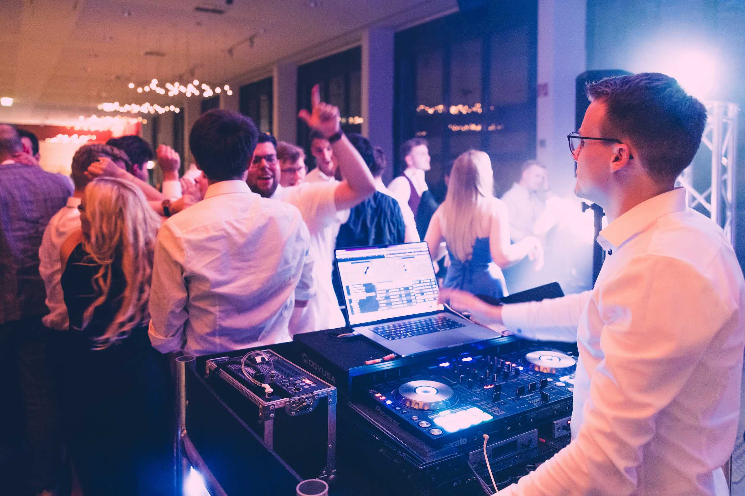 DJ | Hochzeit | DJ | Vincent | Terzenbach | DJ | Firmenfeier | Geburtstag | Abiball | Buchen | DJ | Mieten | DJ | Service | DJ | Agentur | DJ | Lehmann | Eventservice