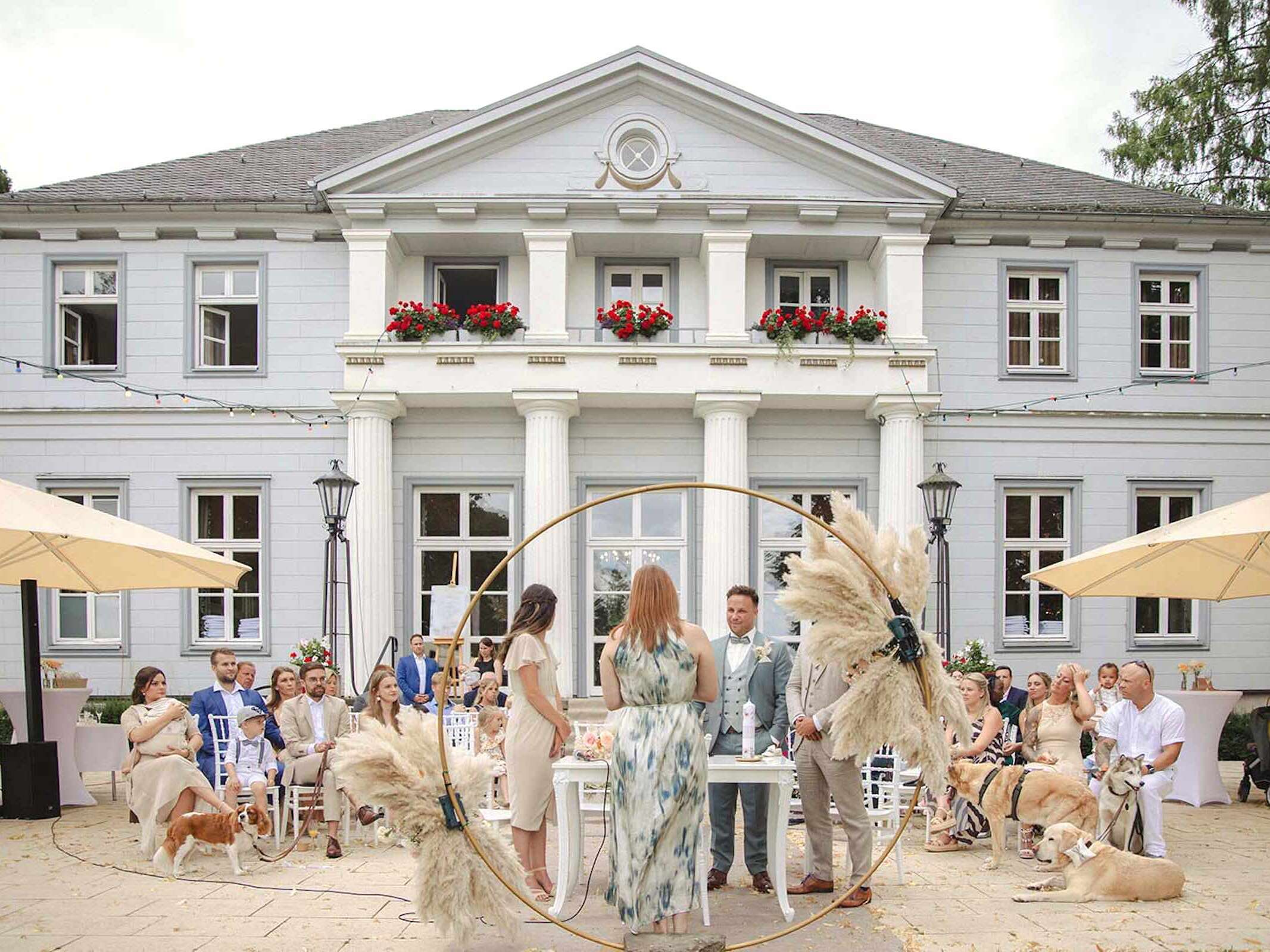 Das | Schloesschen | Kurpark | Bad | Nenndorf | Referenz | Hochzeit | DJ | Hannover | Freie | Trauung | Ausdruck | Fotograf | Lehmann | Eventservice