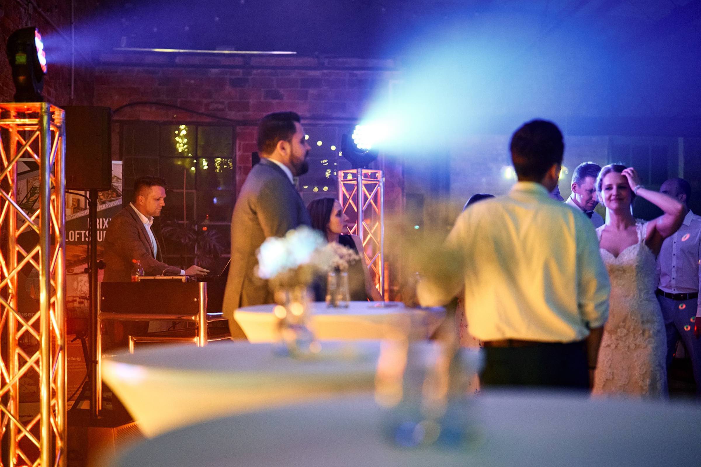 BRIXX | Loftstudio | DJ | Timm | Lehmann | Hochzeit | Party | Geburtstag | Firmenfeier | Event | Buchen | Hannover | Fotograf | Referenz | Location | Lehmann | Eventservice
