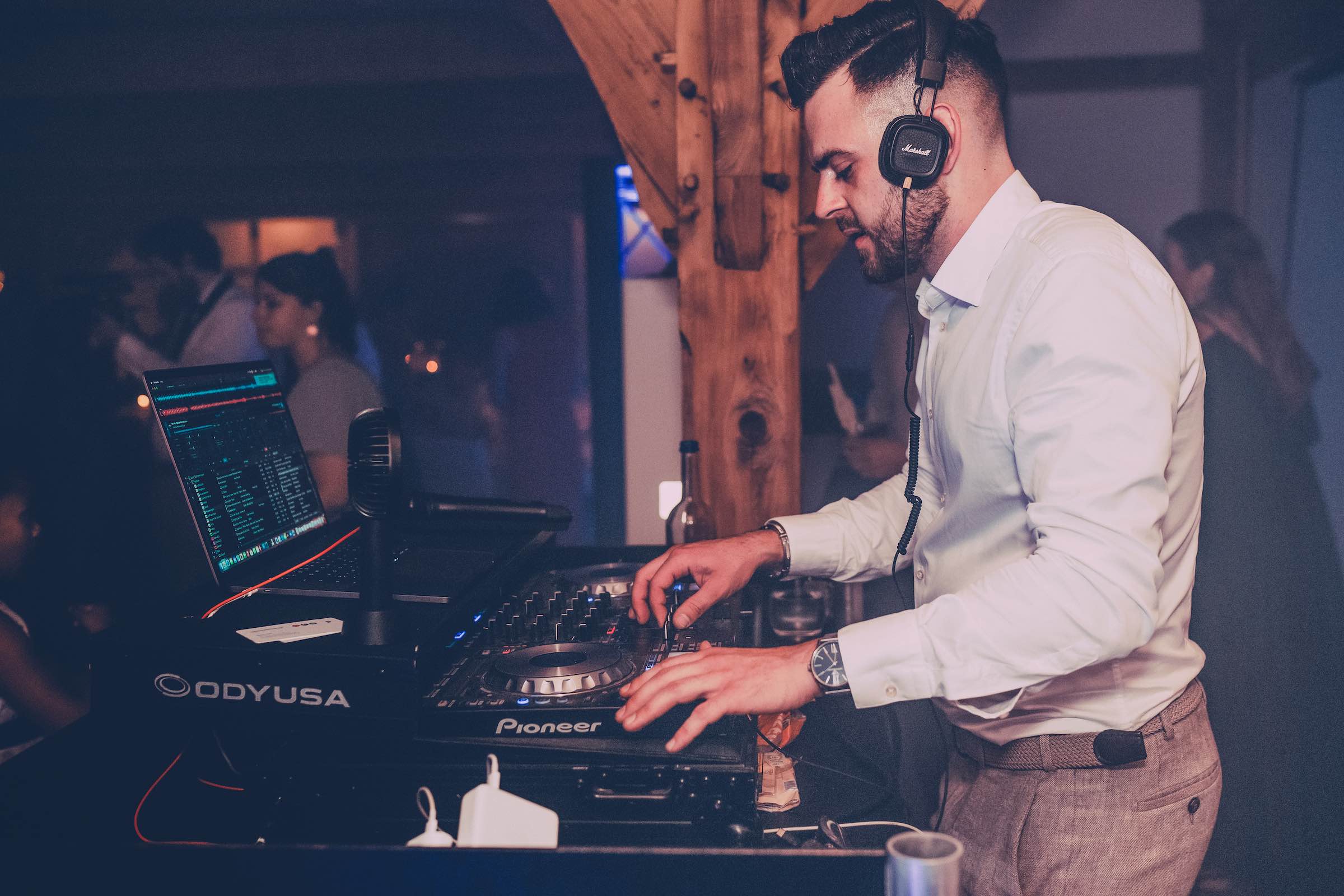 DJ | Hochzeit | Hannover | DJ Marvin | Feike | Lehmann | Eventservice | Buchen | DJ | Event | DJ | Privatfeier | DJ | Betriebsfeier | Lehmann | Eventservice
