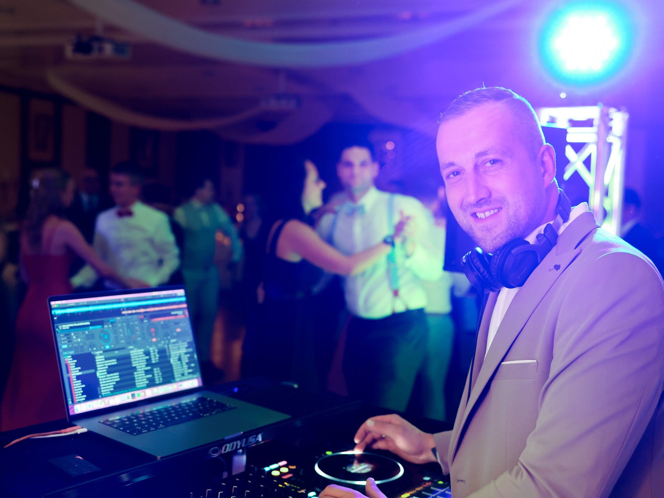 DJ | Hannover | Mieten | Buchen | Hannover | Sven | Fanio | DJ | Hochzeit | Messe | DJ | Event | DJ | Geburtstag | DJ | Betriebsfeier | DJ | Buchen | Discjockey | Mieten | DJ | Agentur | Lehmann | Eventservice
