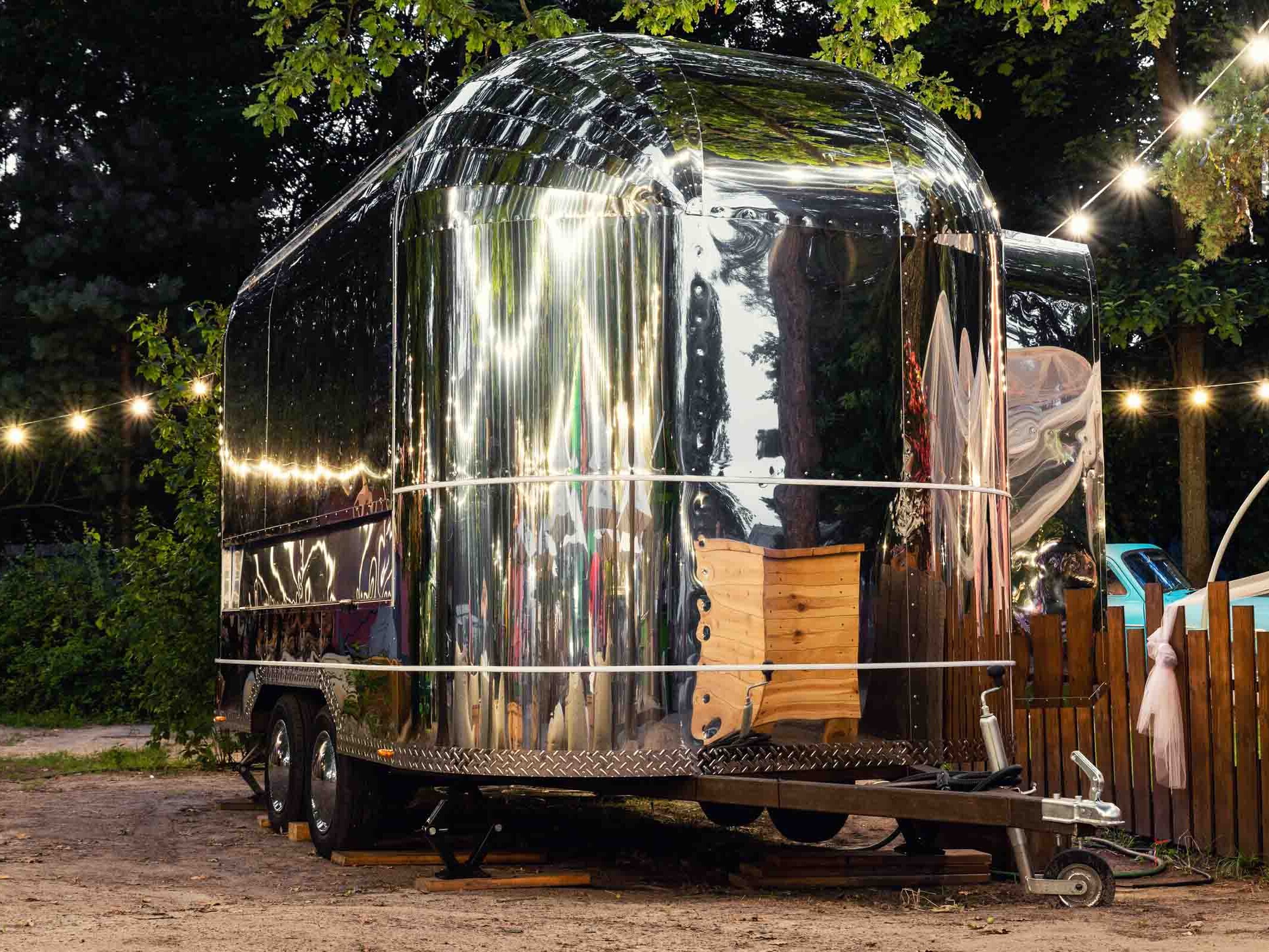 Foodtruck | Catering | Hannover | Bowls | Hochzeit | Sommerfest | Firmenevent | Burger | Pommer | Currywurst | Bratwurst | Asia | Kitchen | Pizza | Pasta | Festival | Air | Stream