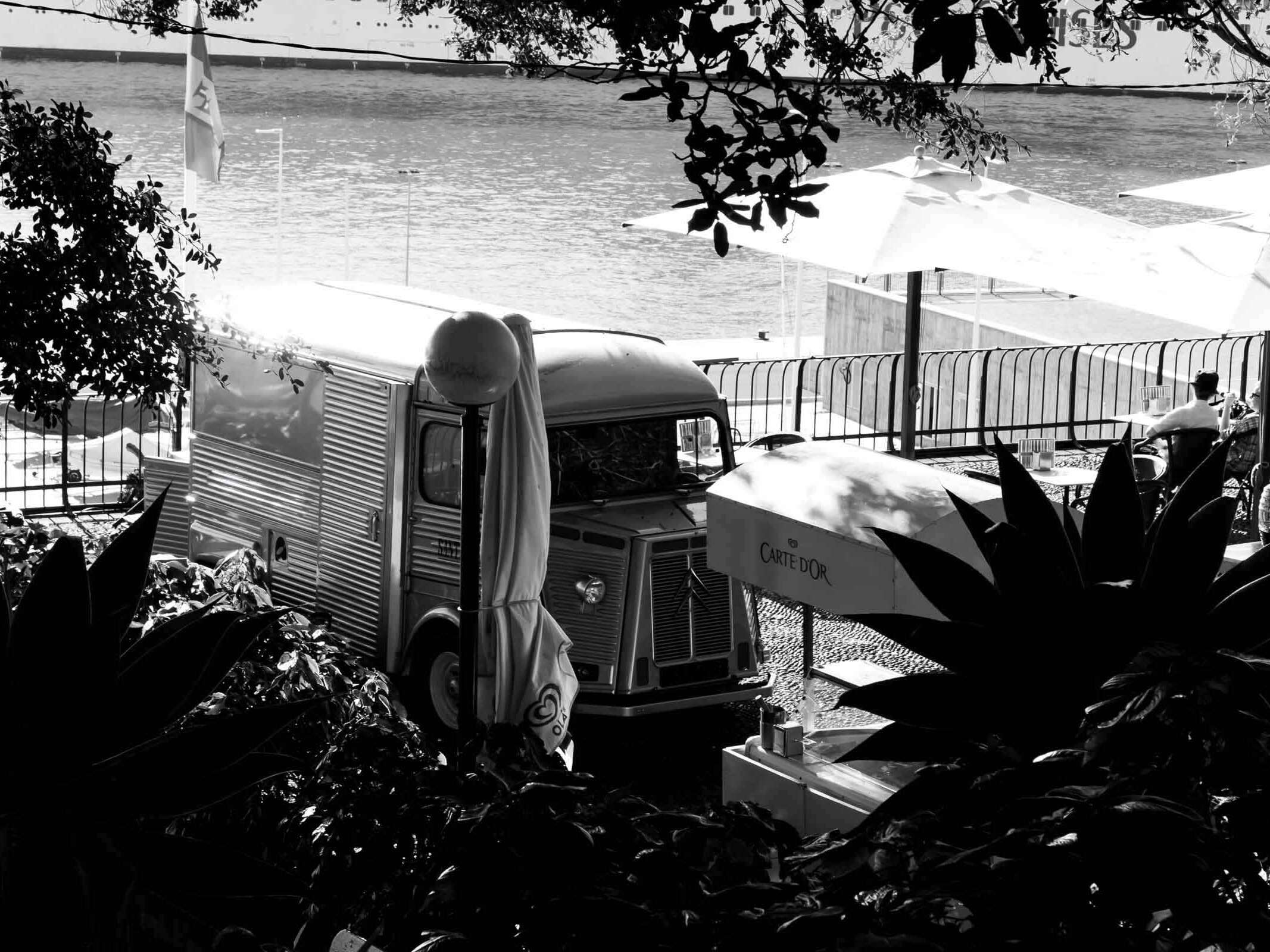 Foodtruck | Catering | Hannover | Bowls | Hochzeit | Sommerfest | Firmenevent | Burger | Pommer | Currywurst | Bratwurst | Asia | Kitchen | Pizza | Pasta | Festival