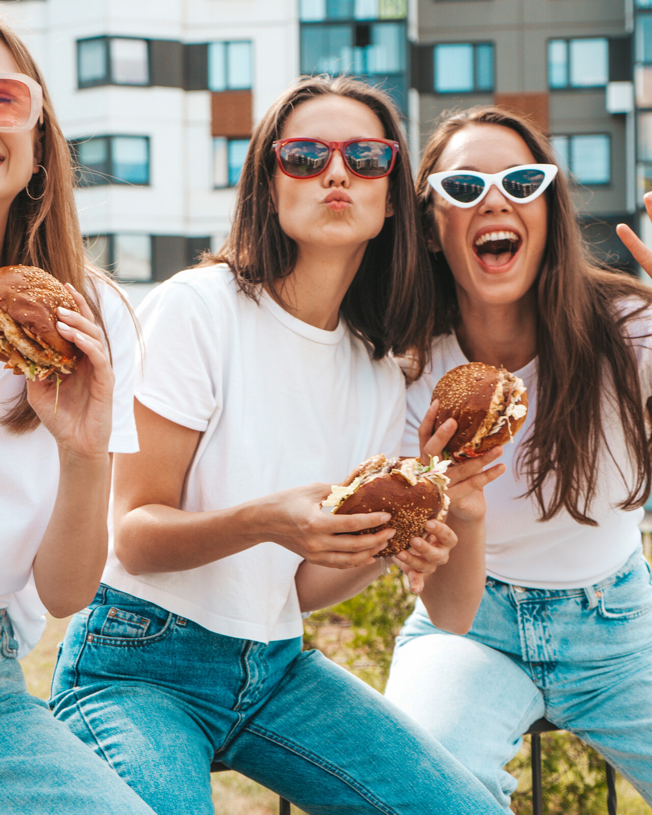 Foodtruck | Mieten | Hannover | Bowls | Hochzeit | Sommerfest | Firmenevent | Burger | Pommer | Currywurst | Bratwurst | Asia | Kitchen | Pizza | Pasta | Festival | Air | Stream | Lehmann | Eventservice